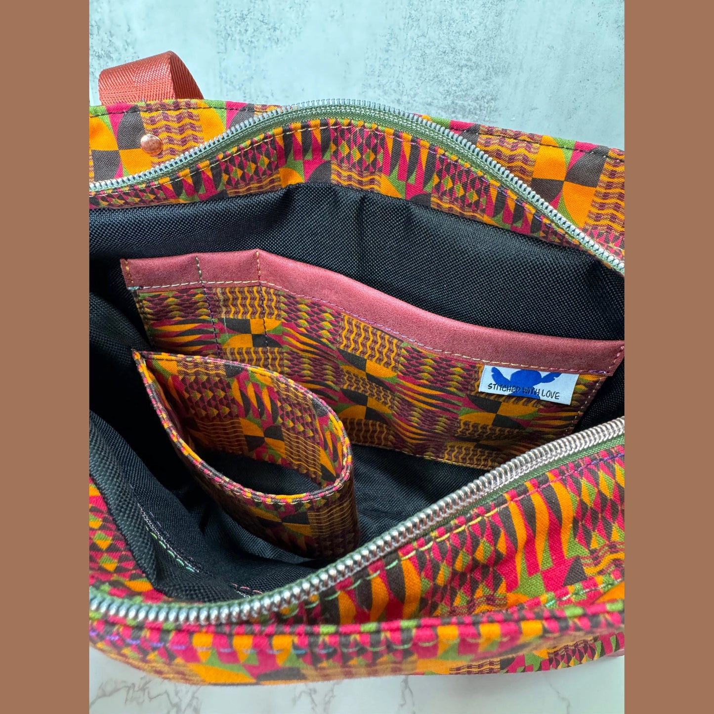 Vintage-style small handbag