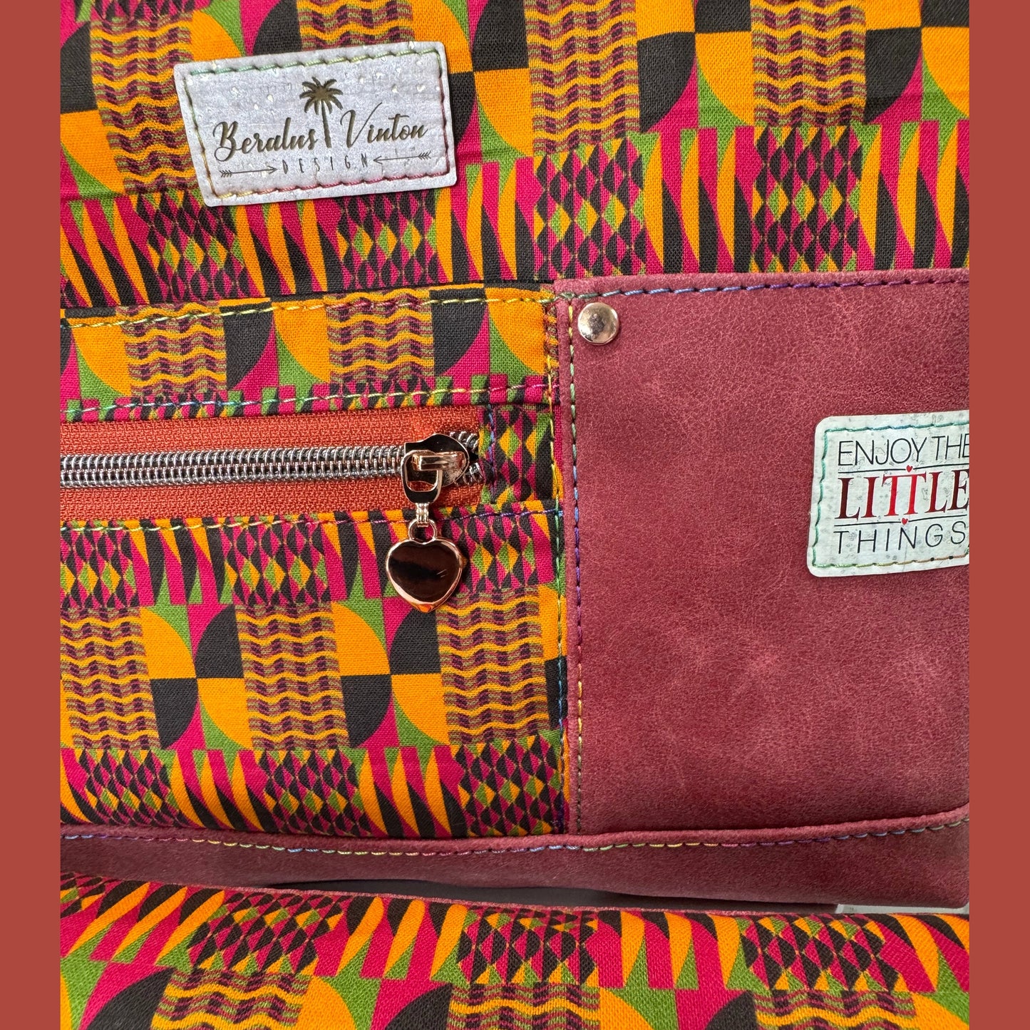 Vintage-style small handbag